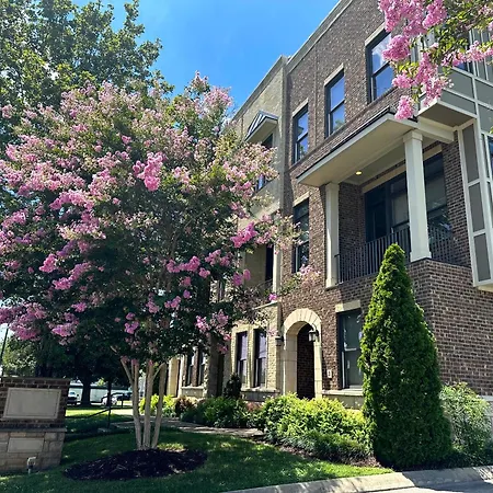 The Painted Muse I Stylish 3Br With Rooftop Hot Tub In East Nashville